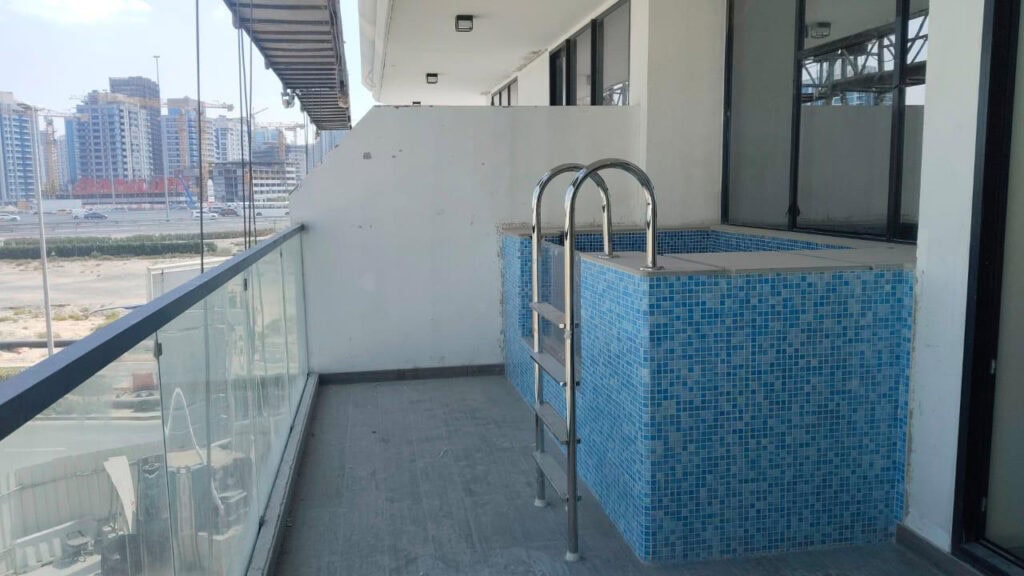 SAMANA Santorini Plunge Pools - Dubai, UAE - SAMANA Santorini 3